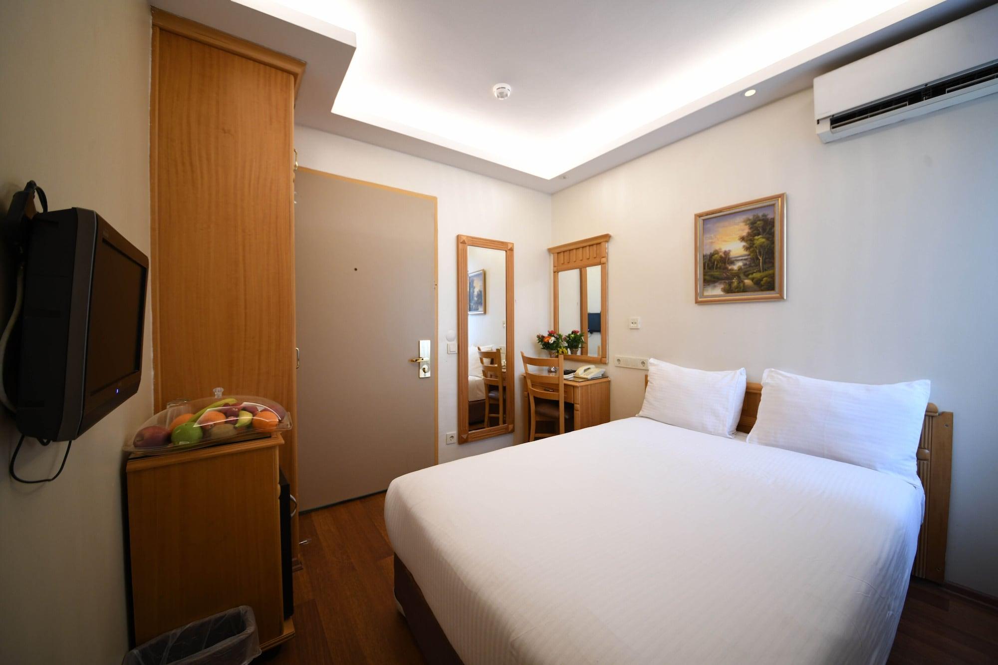 Park Star Hotel Taksim Istanbul Exterior photo