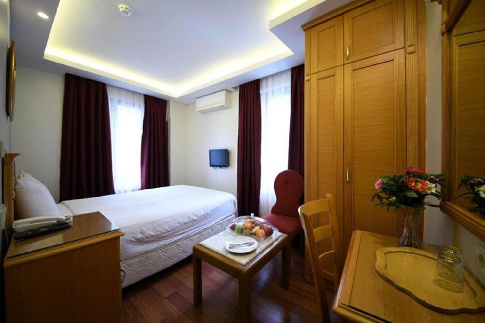 Park Star Hotel Taksim Istanbul Exterior photo