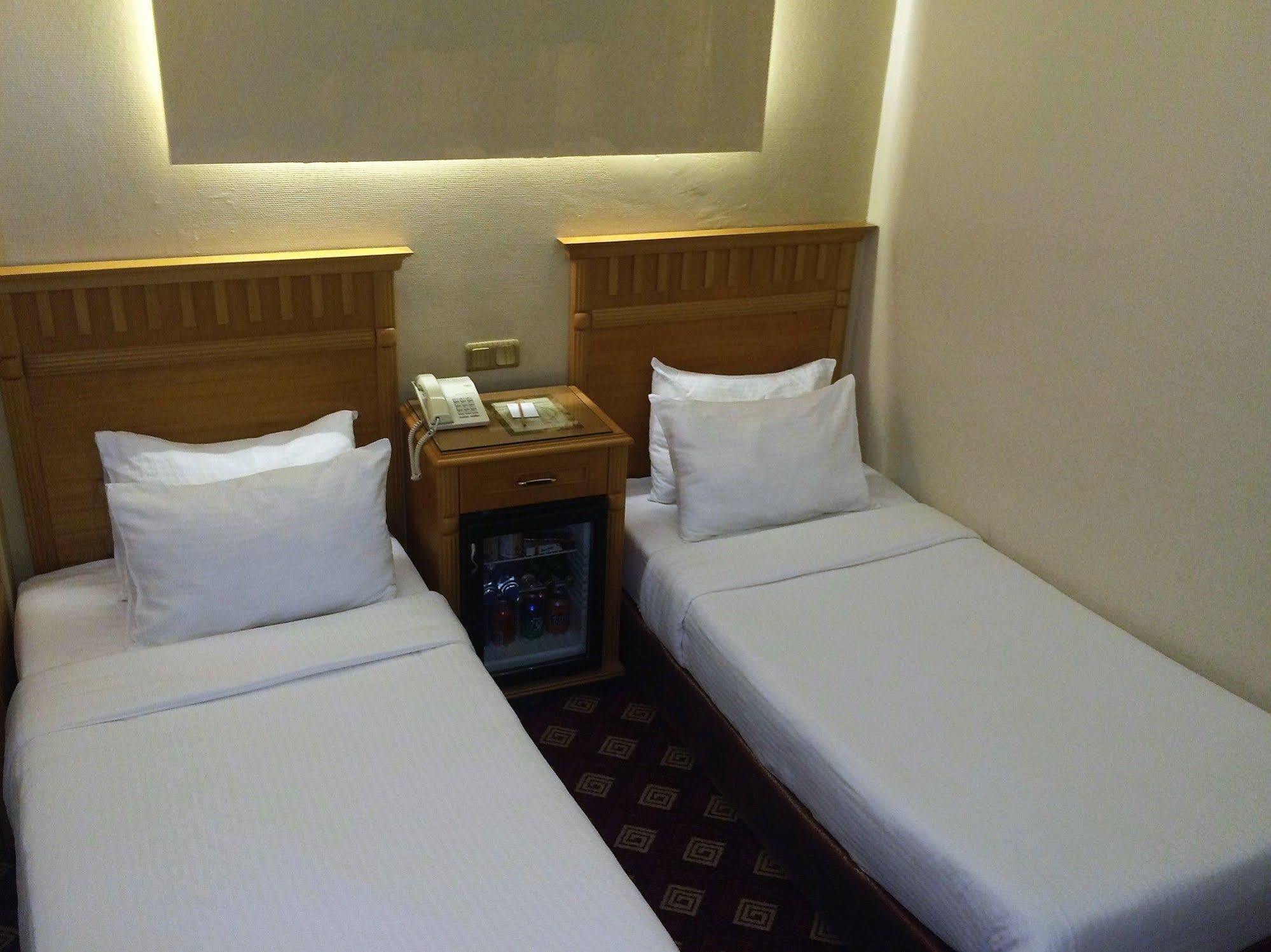 Park Star Hotel Taksim Istanbul Exterior photo