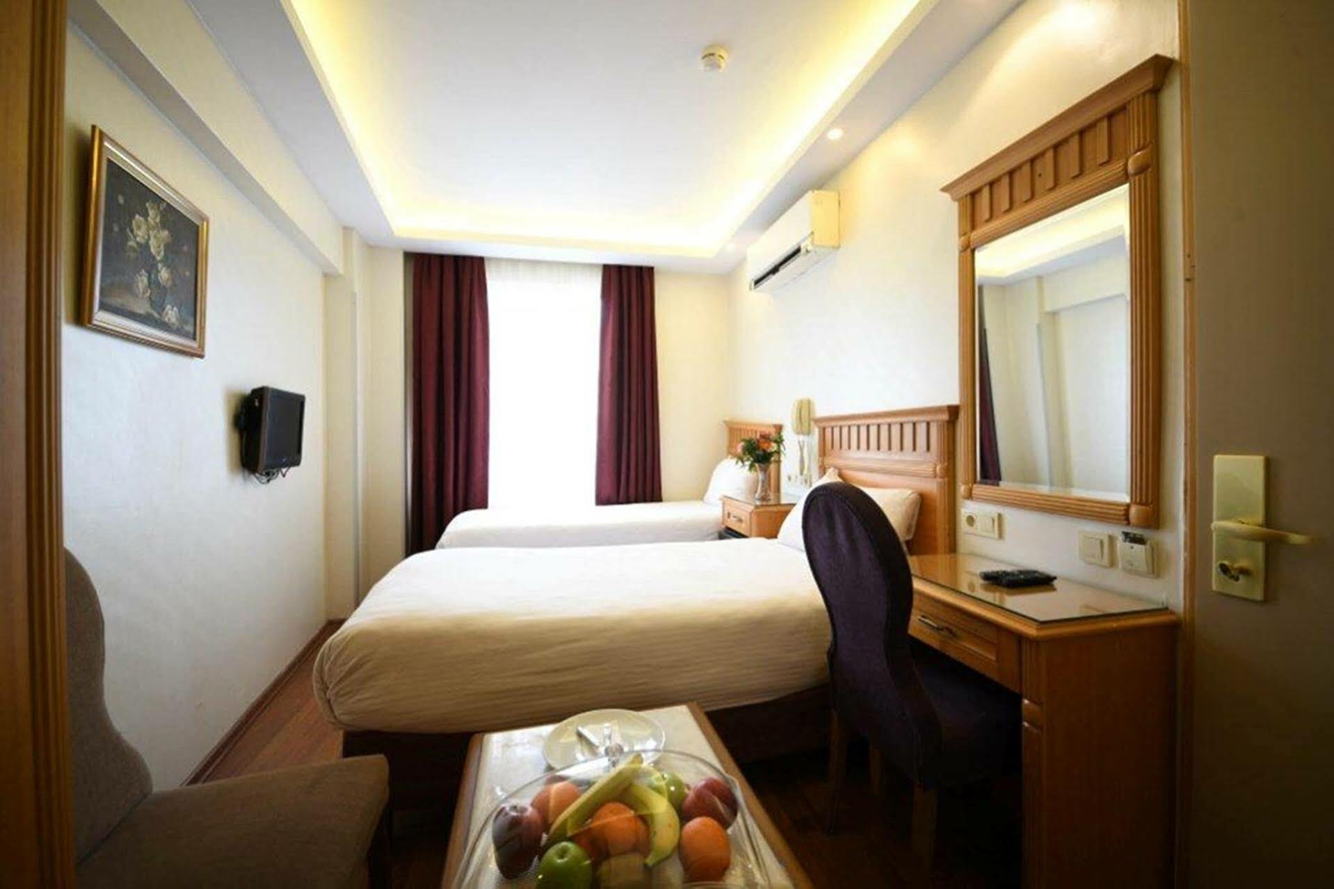 Park Star Hotel Taksim Istanbul Exterior photo
